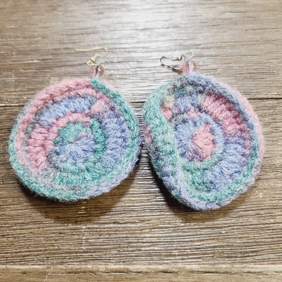 Vintage Boho Pastel Knitted Circle Drop Earrings - Picture 5 of 7